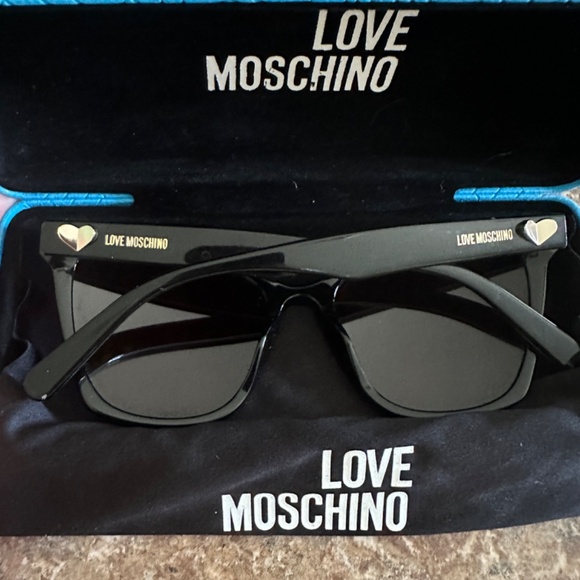 Moschino sunglasses